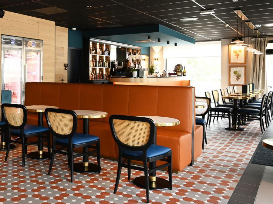 [L’élégance en Bourgogne. Le confort et les saveurs. La tranquillité et le repos à deux pas de la Saône] 