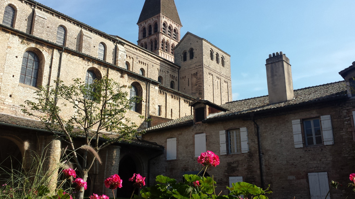 Abbaye St Philibert Tournus.jpg